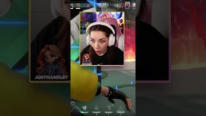 ¿Dime que a ti también te pasa?  #valorant #valoranthumor #valorantlatino #streamergirl #twitch