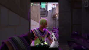 Helping outnumbered enemy | #valorant #KEKW