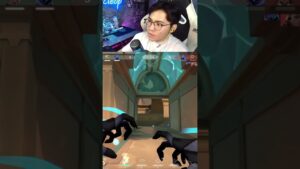 team bạn không ngờ gặp phải thằng liều 😎 #ocleop #valorant #valorantvn #shorts