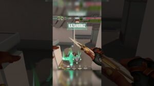 Flying Raze 🚀💣#shorts  #valorant #raze