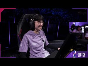 sOm Reacts to Kyedae's first lan Clutch & Clove Ult in Valorant Show Match!